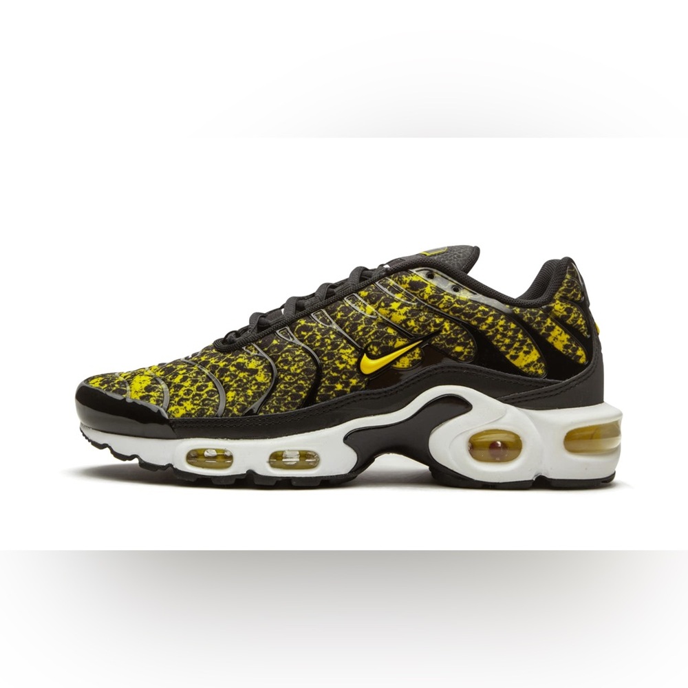 Nike Air Max Plus Black and Yellow Patterned Sneakers